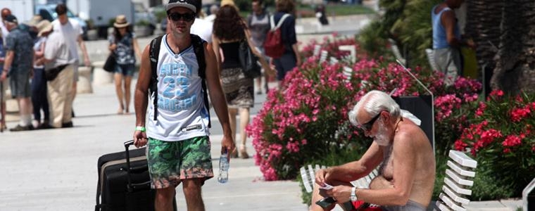  Nek' ti kušin bude kauč 