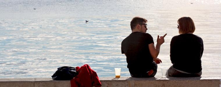 I kratki rukavi i šalovi