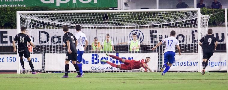 Crni razvedrili bijele