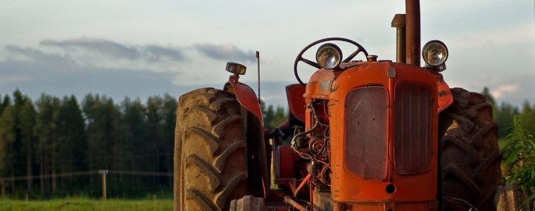 Seljak usred krize kupio traktor!