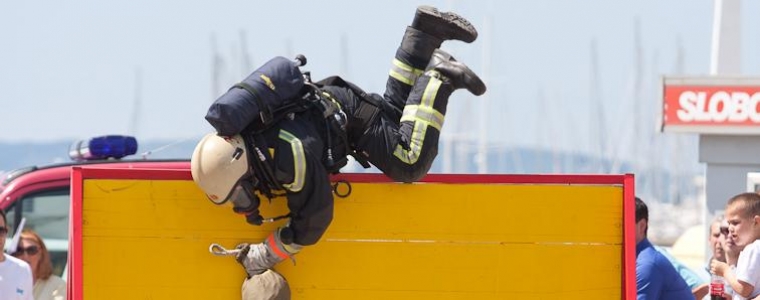 Vatrena linija na Rivi