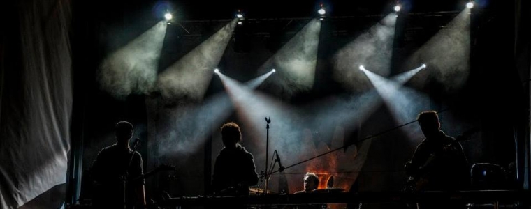 EOT: muzika u pomrčini vremena