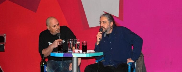 Melodije umlja protiv jednoumlja