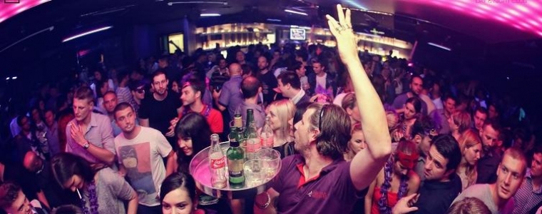 90-e se vole u Kameleonu