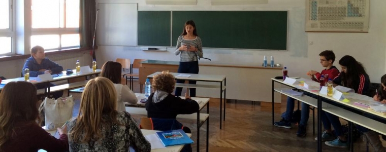 Debata u podne: školske uniforme