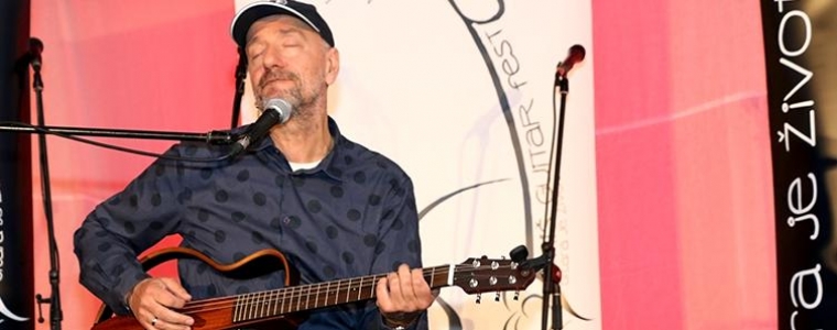 Stefanovski, gitara i Omiš