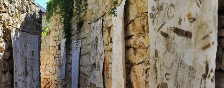 Mladi izlažu: Dina boja i kavom