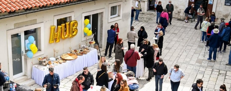 Kavom protiv tlake u Trogiru