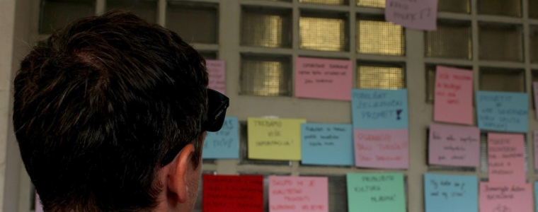 Uči vrednovati politike za mlade