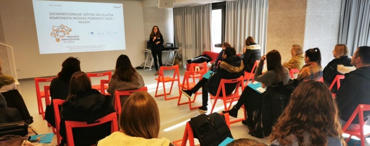 Mladi su prepušteni sami sebi u zagađenom medijskom prostoru