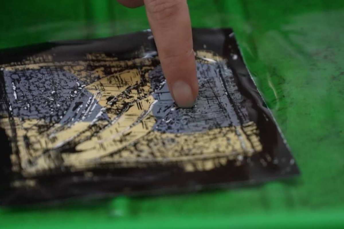 Mladi izlažu: Uz kemigrame naučite eksperiment pretvoriti u umjetnost