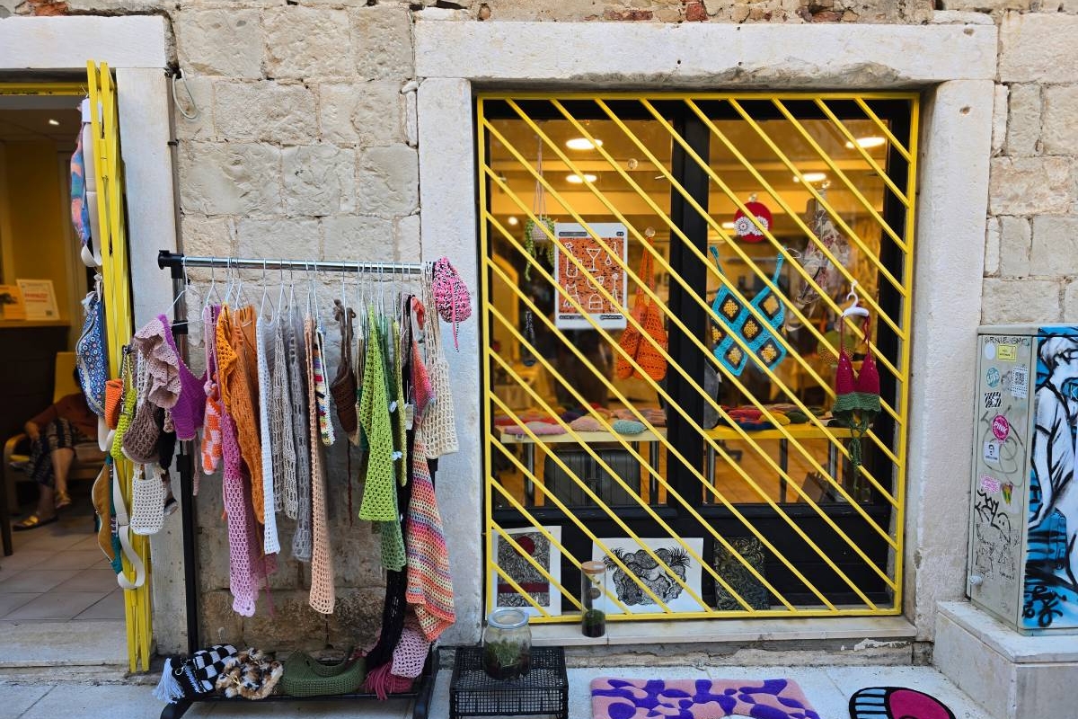 Kolovoz u Zoni počinje izradom narukvica i sajmom rukotvorina