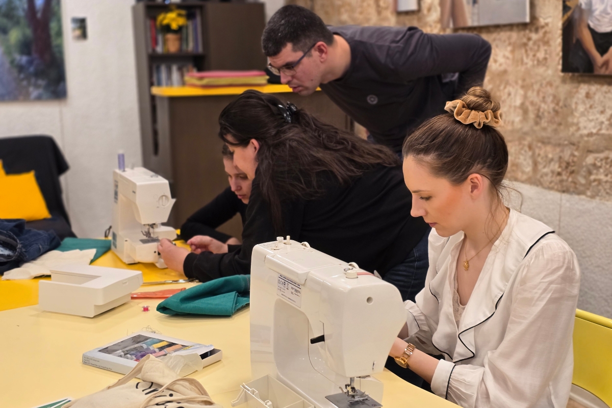 Šivanje, Speed friending i karaoke u  bogatom programu Zone