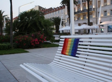 Iglama omekšali i utoplili Rivu