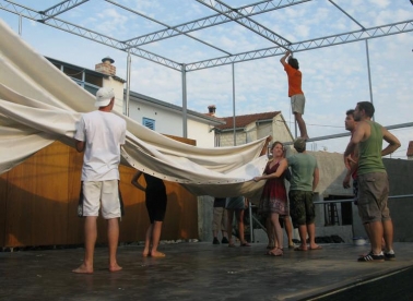 Volontiraj s druge strane kanala