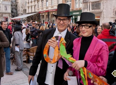 Splitom vladaju maškare!