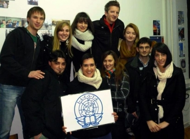 Na praksu šalju i u Facebook