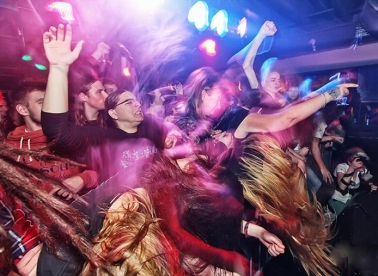 Progutalo ih Živo blato!