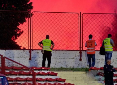 Derbi na tribinama, terenu i ulici