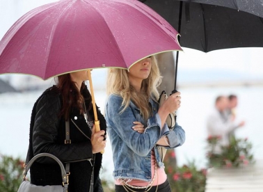 Malo sunca, više kišobrana