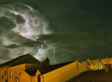 Uhvaćene munje oko Splita