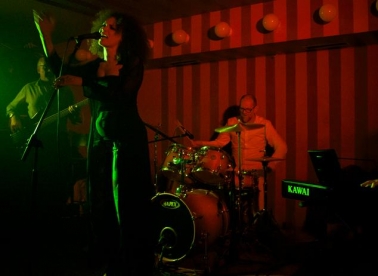 Jazzasti Quasi uz Black Coffee