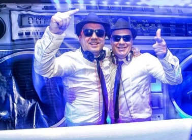 Kameleon pali kazetofon