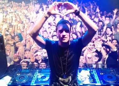 Aurora: od partya do klape