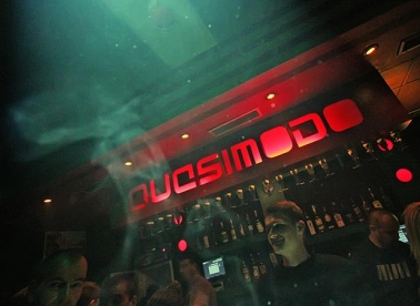 Quasimodo otvara vrata