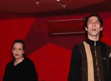 Antiratna poruka u Quasiju