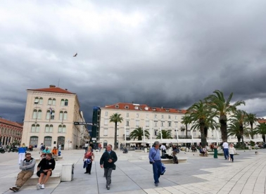 Javni interes na čekanju