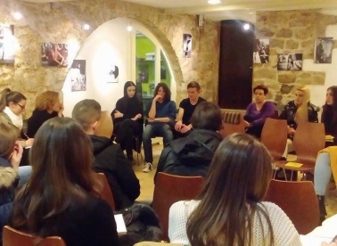 Književna kritika u Zoni