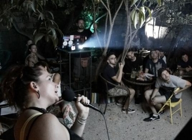 Znalo se kroz gusto granje