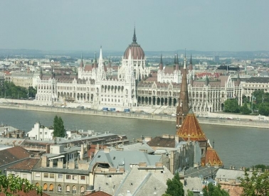 Uči o politikama za mlade