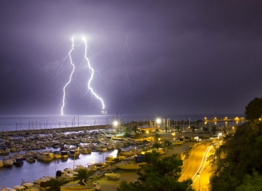 Munje i vjetar zaustavljeni u Zoni