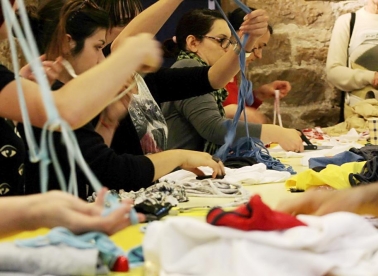 Dosta je, Zona izlazi iz prostora!