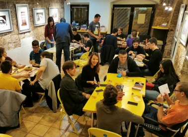 Opet igranja društvenih igara 