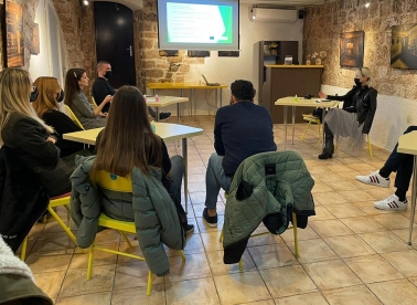 Kava o potpori E+ studentima