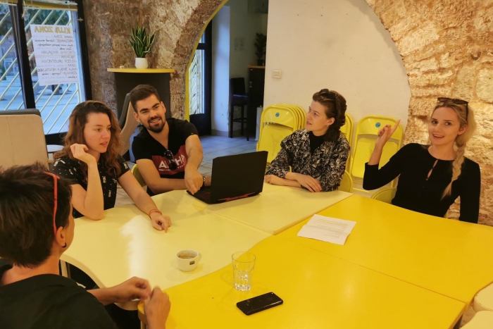 Emitirana je prva emisija Zona u eteru