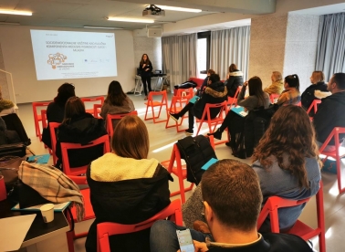 Mladi su prepušteni sami sebi u zagađenom medijskom prostoru