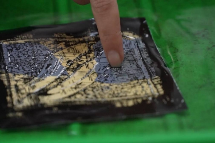 Mladi izlažu: Uz kemigrame naučite eksperiment pretvoriti u umjetnost