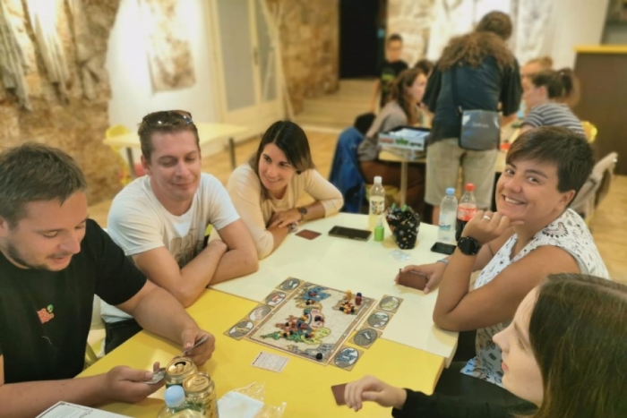 Splitski klub za mlade Zona širi se na Brač. Postani dio priče!