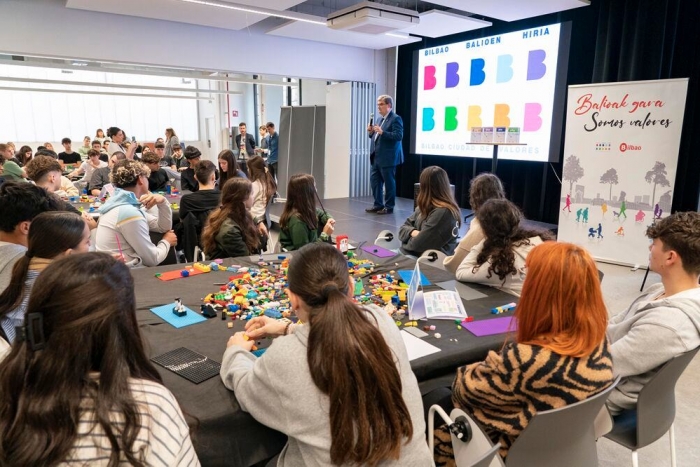 Mladi diplomanti, možete u Bruxelles!